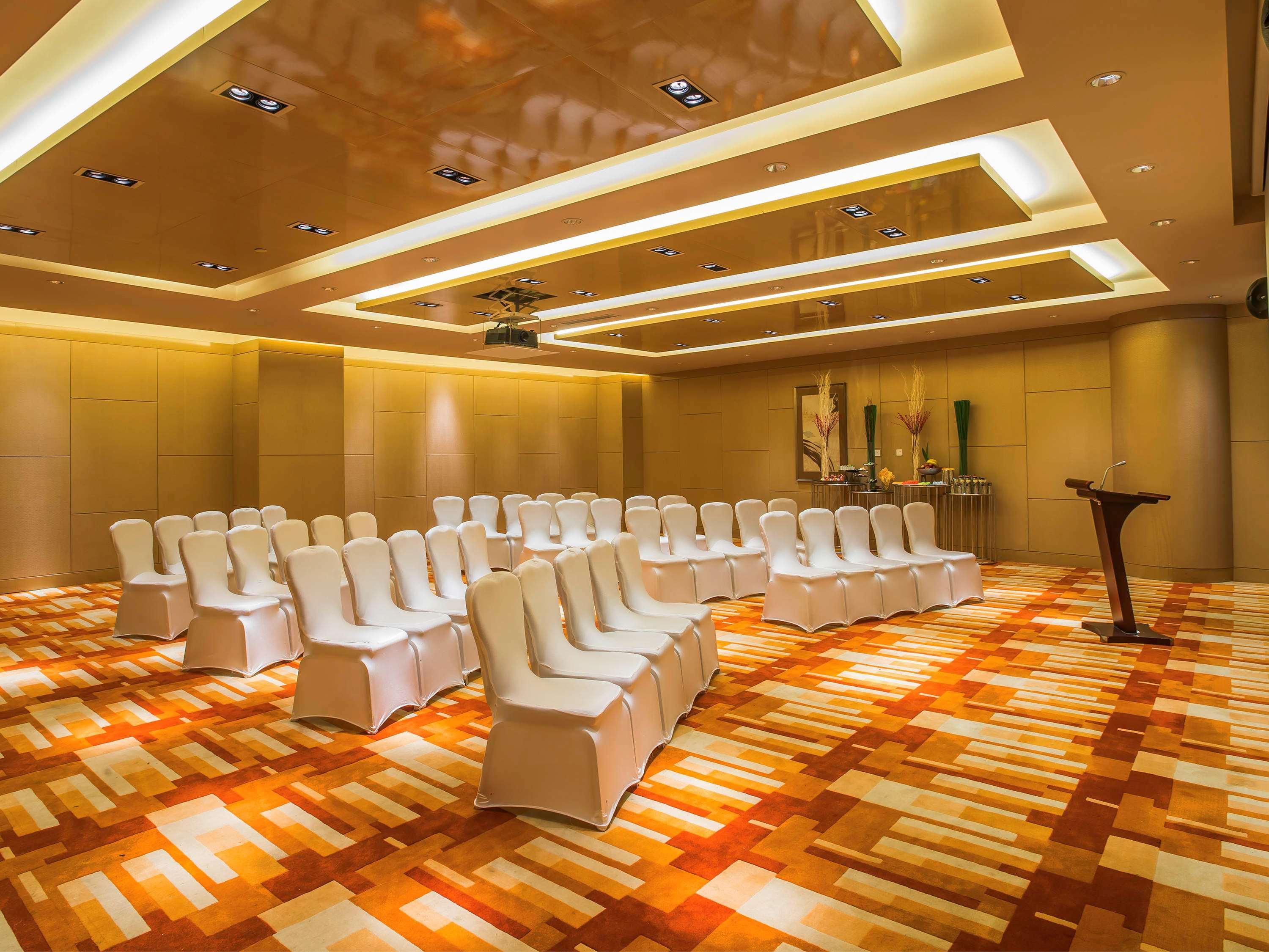 Pullman Linyi Lushang Exterior photo