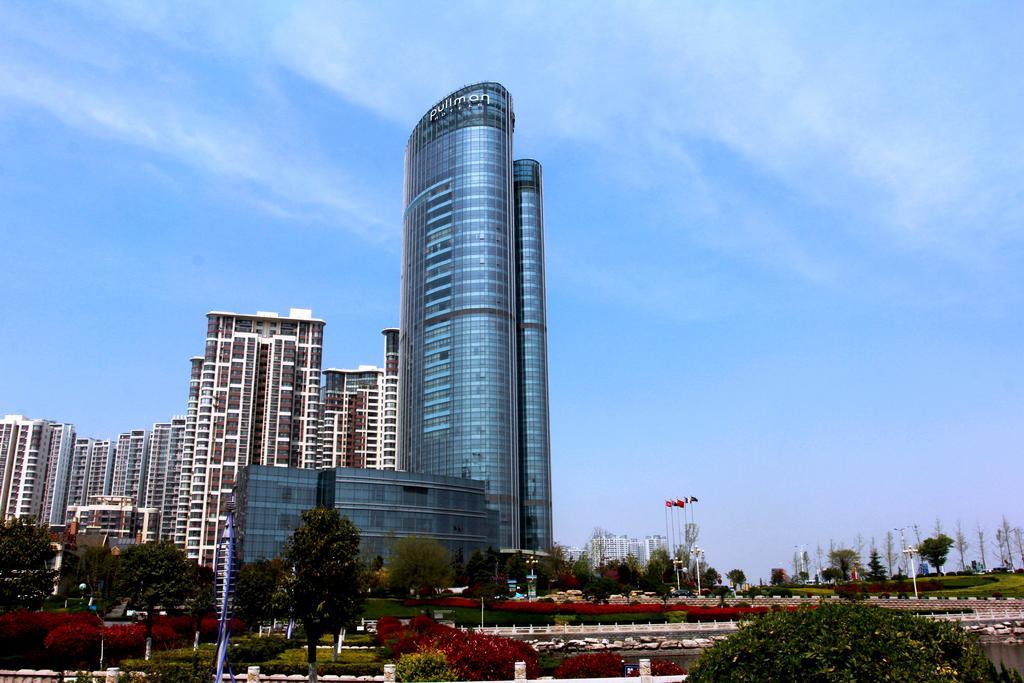 Pullman Linyi Lushang Exterior photo