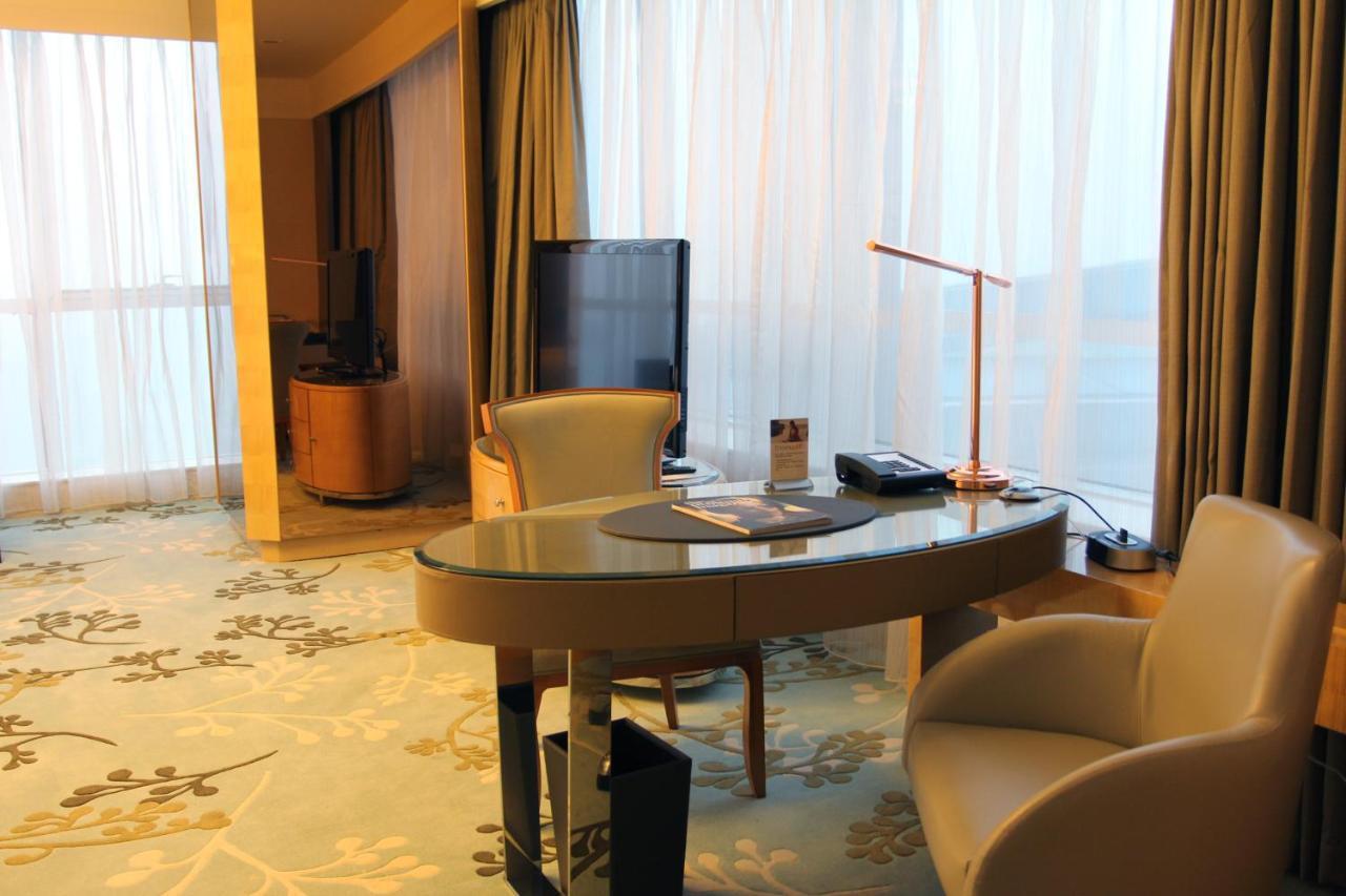 Pullman Linyi Lushang Exterior photo